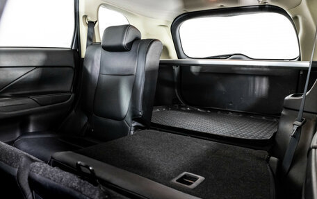 Mitsubishi Outlander III рестайлинг 3, 2017 год, 1 399 000 рублей, 21 фотография