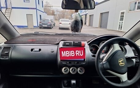 Honda Fit III, 2006 год, 450 000 рублей, 2 фотография