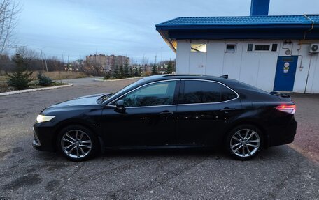 Toyota Camry, 2021 год, 3 100 000 рублей, 5 фотография