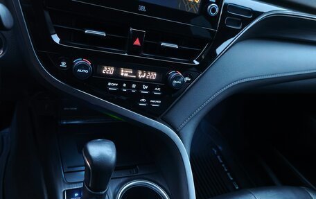 Toyota Camry, 2021 год, 3 100 000 рублей, 11 фотография