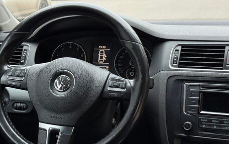 Volkswagen Jetta VI, 2013 год, 915 000 рублей, 12 фотография