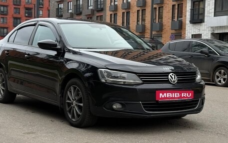 Volkswagen Jetta VI, 2013 год, 915 000 рублей, 3 фотография