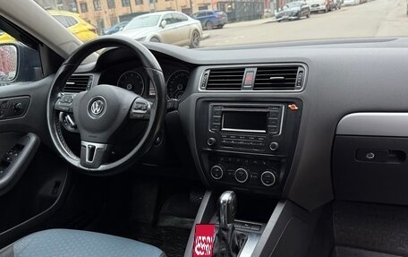 Volkswagen Jetta VI, 2013 год, 915 000 рублей, 13 фотография