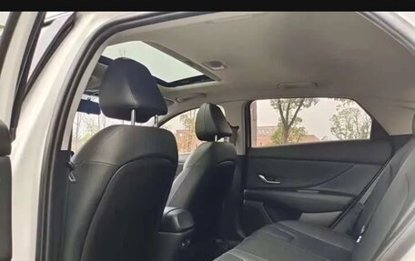 Hyundai Elantra, 2021 год, 1 900 000 рублей, 4 фотография