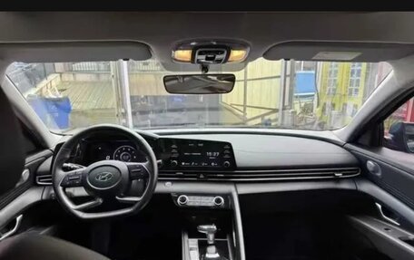 Hyundai Elantra, 2021 год, 1 900 000 рублей, 5 фотография