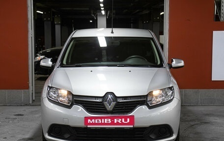 Renault Logan II, 2017 год, 949 000 рублей, 2 фотография