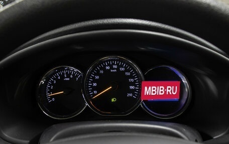 Renault Logan II, 2017 год, 949 000 рублей, 13 фотография