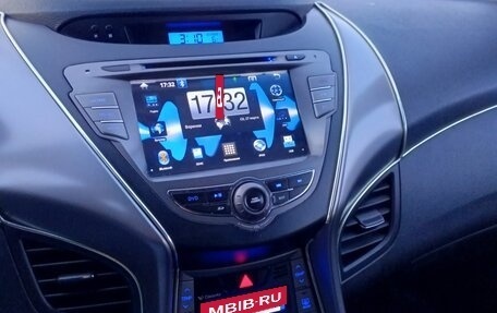 Hyundai Elantra V, 2012 год, 900 000 рублей, 8 фотография