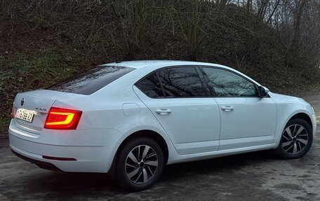 Skoda Octavia, 2017 год, 1 710 000 рублей, 7 фотография