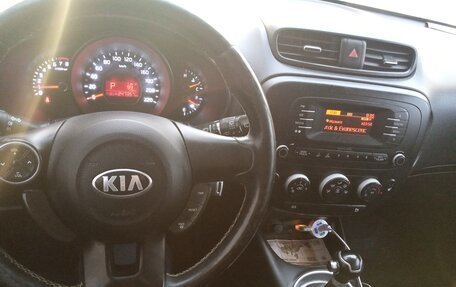 KIA Soul II рестайлинг, 2015 год, 1 000 000 рублей, 19 фотография