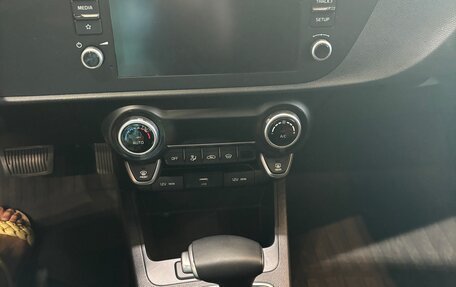 KIA Rio IV, 2021 год, 1 720 000 рублей, 2 фотография