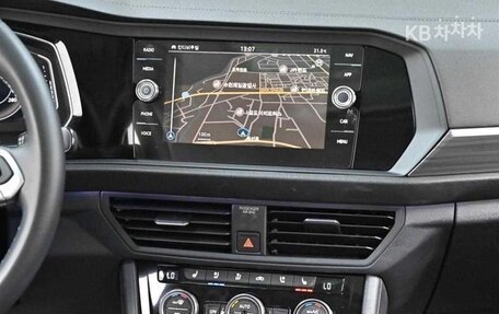 Volkswagen Jetta VII, 2022 год, 1 800 000 рублей, 12 фотография