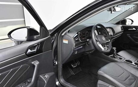 Volkswagen Jetta VII, 2022 год, 1 800 000 рублей, 10 фотография