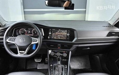 Volkswagen Jetta VII, 2022 год, 1 800 000 рублей, 5 фотография