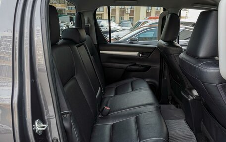 Toyota Hilux VIII, 2015 год, 2 970 000 рублей, 7 фотография