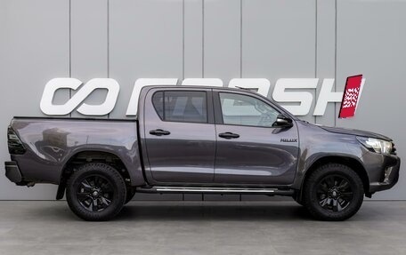 Toyota Hilux VIII, 2015 год, 2 970 000 рублей, 5 фотография