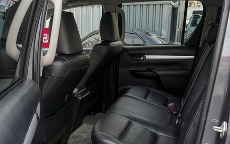 Toyota Hilux VIII, 2015 год, 2 970 000 рублей, 11 фотография