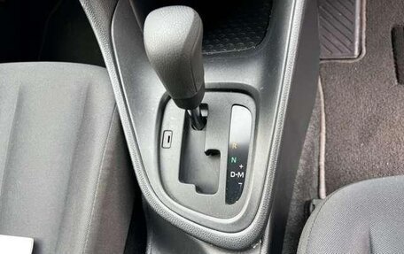 Toyota Yaris, 2022 год, 757 000 рублей, 8 фотография