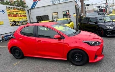 Toyota Yaris, 2022 год, 757 000 рублей, 4 фотография