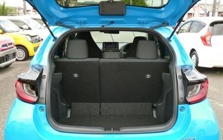 Toyota Yaris, 2022 год, 670 000 рублей, 5 фотография