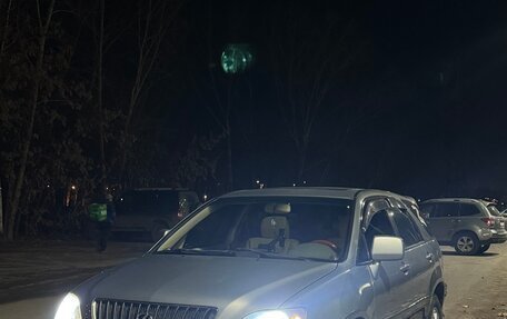 Lexus RX IV рестайлинг, 1999 год, 1 100 000 рублей, 6 фотография