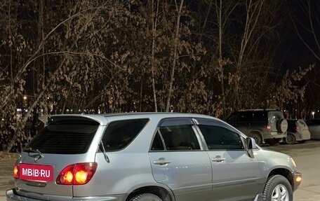 Lexus RX IV рестайлинг, 1999 год, 1 100 000 рублей, 2 фотография