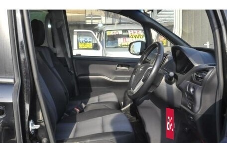 Toyota Noah III, 2016 год, 2 127 000 рублей, 11 фотография