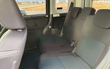 Toyota Roomy I, 2022 год, 844 000 рублей, 13 фотография