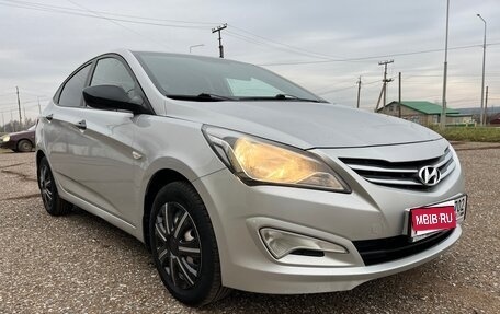 Hyundai Solaris II рестайлинг, 2015 год, 770 000 рублей, 1 фотография