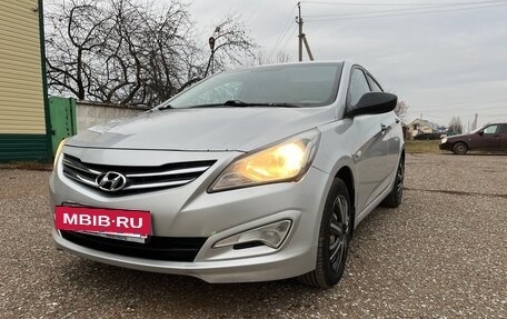 Hyundai Solaris II рестайлинг, 2015 год, 770 000 рублей, 14 фотография