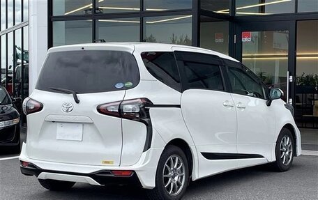 Toyota Sienta II, 2018 год, 975 000 рублей, 3 фотография