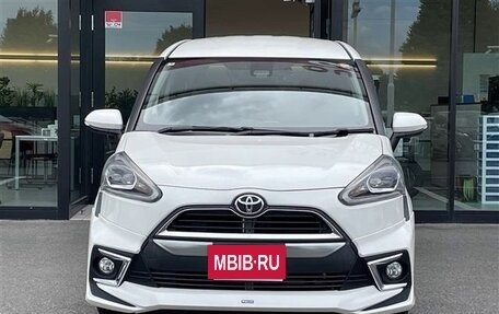 Toyota Sienta II, 2018 год, 975 000 рублей, 2 фотография