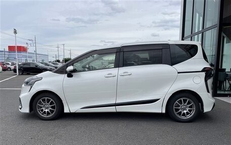 Toyota Sienta II, 2018 год, 975 000 рублей, 7 фотография