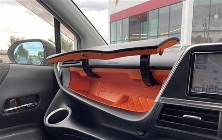 Toyota Sienta II, 2018 год, 975 000 рублей, 32 фотография