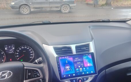 Hyundai Solaris II рестайлинг, 2016 год, 1 100 000 рублей, 5 фотография