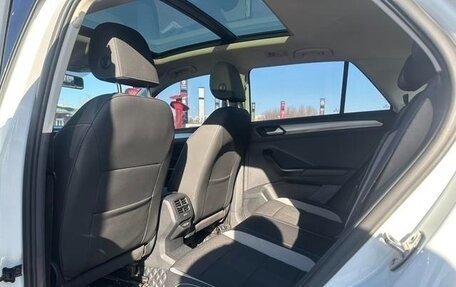 Volkswagen T-Roc I, 2021 год, 1 400 000 рублей, 10 фотография