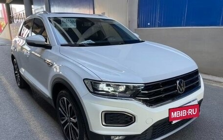 Volkswagen T-Roc I, 2021 год, 1 400 000 рублей, 3 фотография