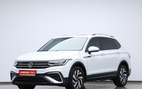 Volkswagen Tiguan II, 2022 год, 1 980 100 рублей, 1 фотография