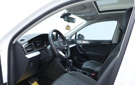 Volkswagen Tiguan II, 2022 год, 1 980 100 рублей, 12 фотография