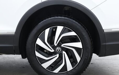 Volkswagen Tiguan II, 2022 год, 1 980 100 рублей, 16 фотография