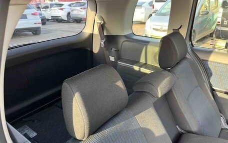 Toyota ISis I, 2017 год, 1 045 000 рублей, 22 фотография