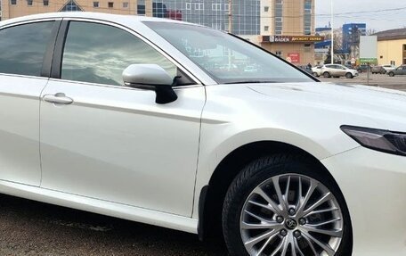 Toyota Camry, 2021 год, 3 100 000 рублей, 2 фотография