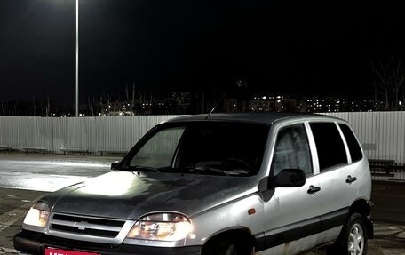 Chevrolet Niva I рестайлинг, 2004 год, 240 000 рублей, 1 фотография