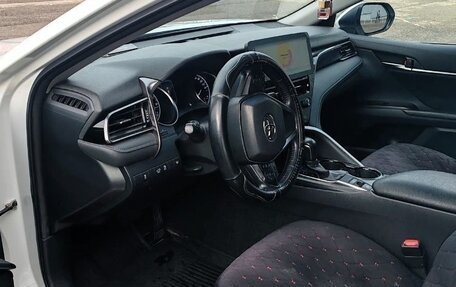 Toyota Camry, 2021 год, 3 100 000 рублей, 10 фотография