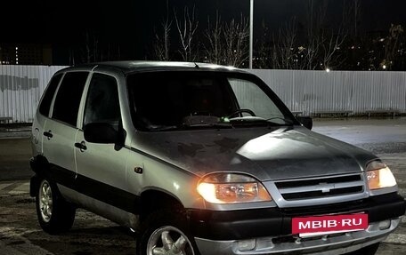Chevrolet Niva I рестайлинг, 2004 год, 240 000 рублей, 2 фотография