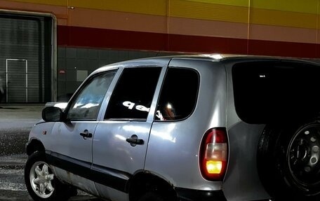 Chevrolet Niva I рестайлинг, 2004 год, 240 000 рублей, 4 фотография