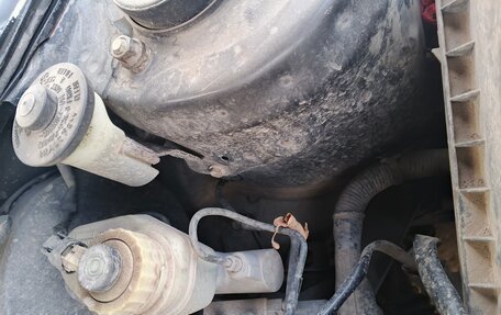 Toyota Avensis III рестайлинг, 2002 год, 480 000 рублей, 23 фотография