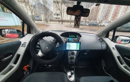 Toyota Yaris III рестайлинг, 2008 год, 450 000 рублей, 1 фотография