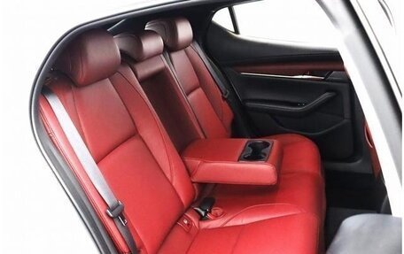 Mazda 3, 2021 год, 1 300 000 рублей, 18 фотография