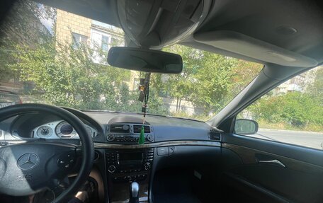 Mercedes-Benz E-Класс, 2003 год, 800 000 рублей, 4 фотография